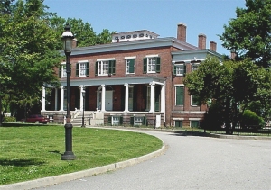 Center-hill-mansion